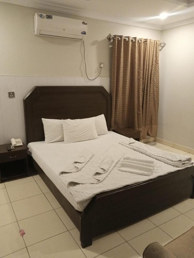 Hotel Eden Rock Rawalpindi Bagian luar foto